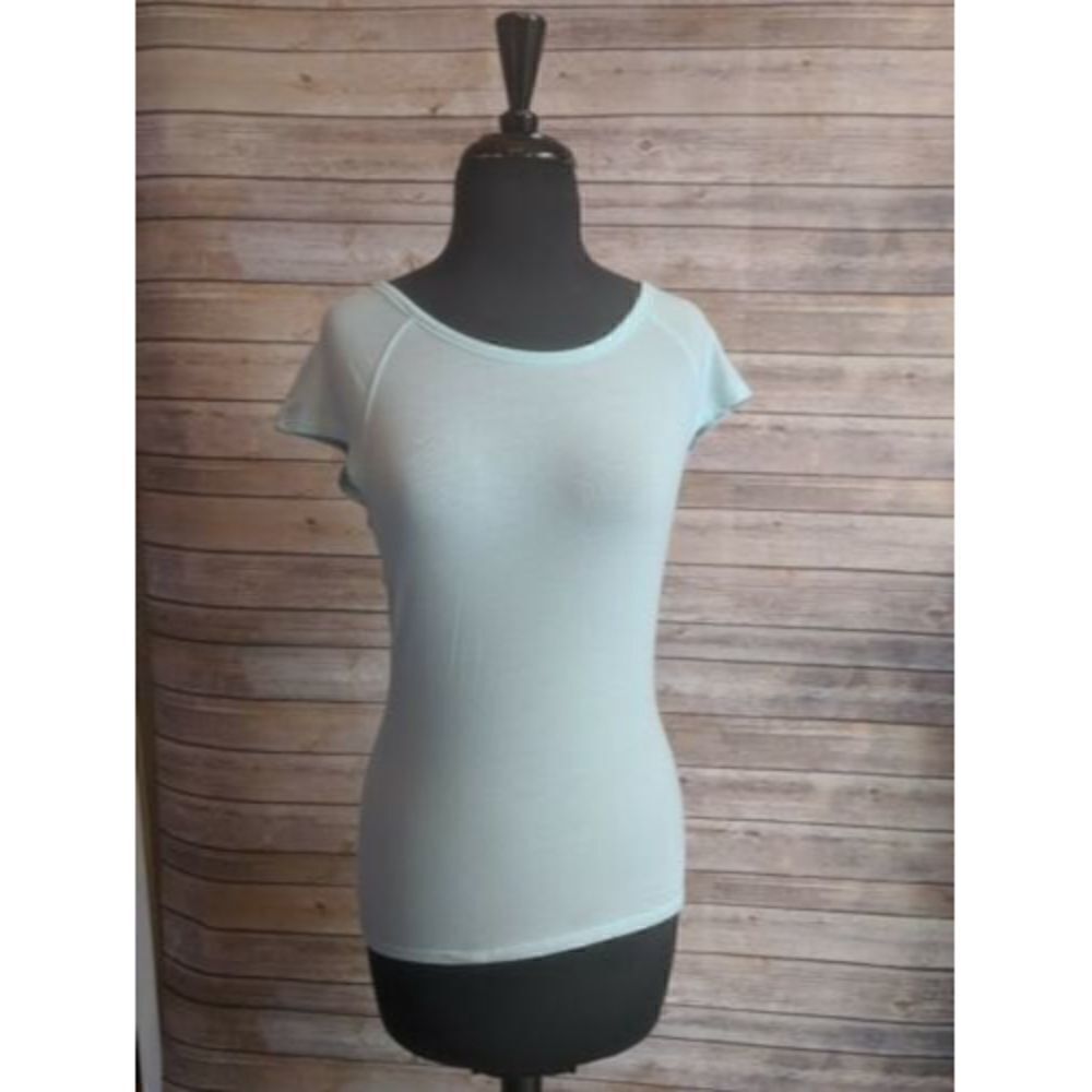 Athleta XS Baby Blue Tinsley T shirt 2 Scoop Neck 964590